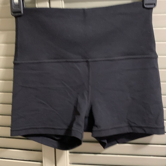2 Athleta Studio 2.5 “ shorts women’s (2 pairs) - Picture 3 of 15